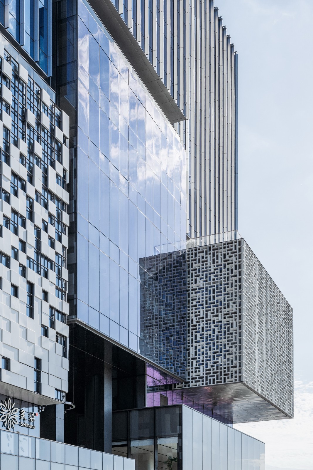 BIM建筑|一键焕新的城市插件-广州时代·芳华里二期续建更新 / EID Arch姜平工作室 BIM建筑|一键焕新的城市插件-广州时代·芳华里二期续建更新 / EID Arch姜平工作室