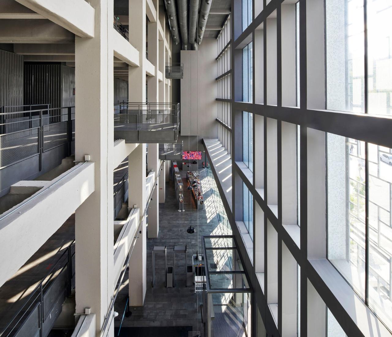 BIM建筑|冲出混凝土框架的盒子,伊斯坦布尔绘画与雕塑美术馆 / EAA - Emre Arolat Architecture BIM建筑|冲出混凝土框架的盒子,伊斯坦布尔绘画与雕塑美术馆 / EAA - Emre Arolat Architecture