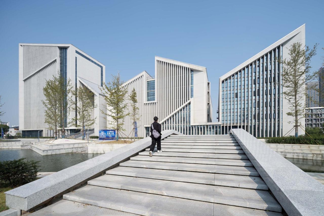 BIM建筑|江西建设职业技术学院图文信息综合楼 / 华南理工大学建筑设计研究院有限公司 陶郅工作室 BIM建筑|江西建设职业技术学院图文信息综合楼 / 华南理工大学建筑设计研究院有限公司 陶郅工作室