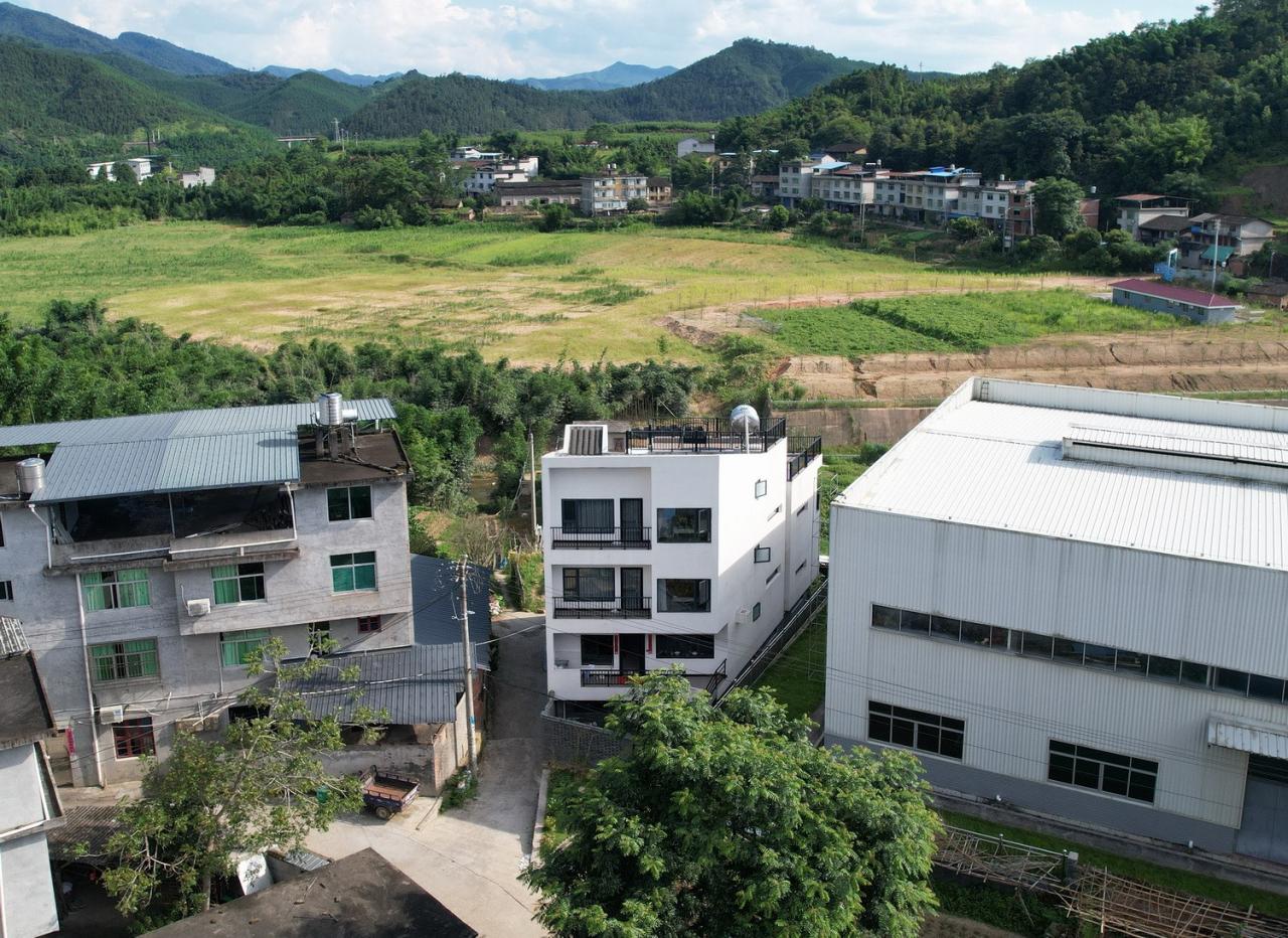 BIM建筑|对话山丘田野,滨河巷21号 / MV建筑工作室 BIM建筑|对话山丘田野,滨河巷21号 / MV建筑工作室
