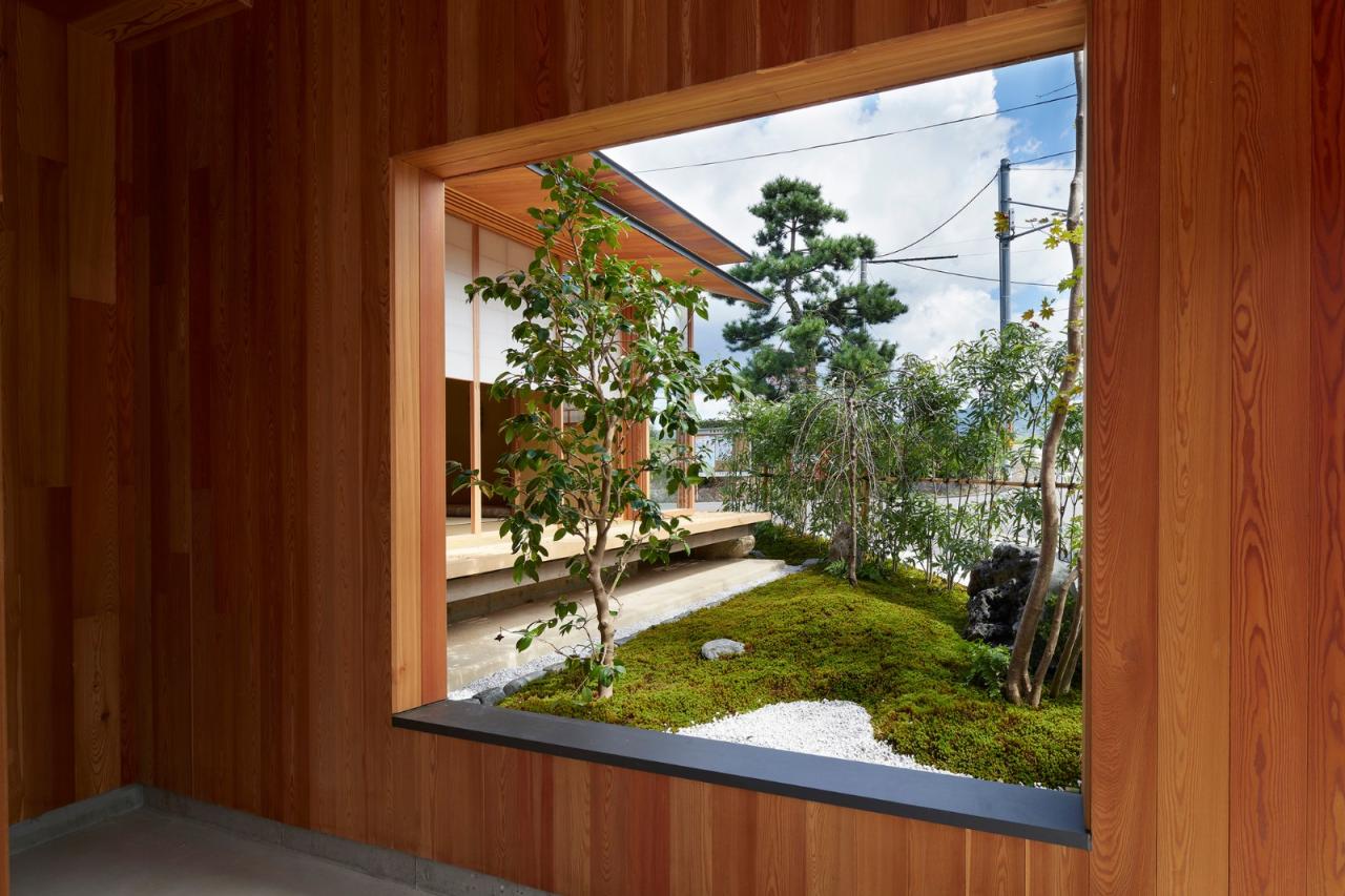 BIM建筑|屋顶相叠的下鸭之家 / 畑友洋建筑设计事务所 BIM建筑|屋顶相叠的下鸭之家 / 畑友洋建筑设计事务所