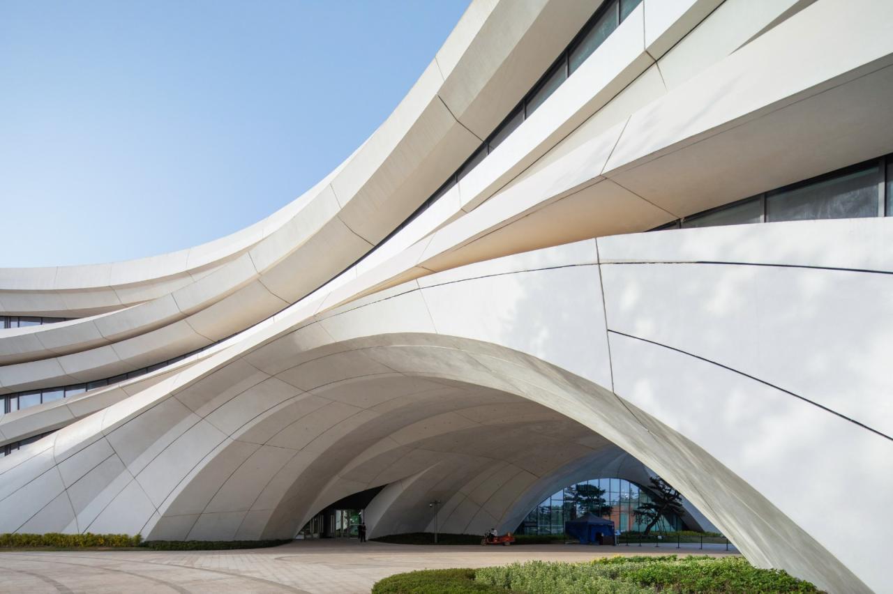 BIM建筑|建筑融于自然:眉山东部新城三中心一基地 / 大陆建筑设计 BIM建筑|建筑融于自然:眉山东部新城三中心一基地 / 大陆建筑设计