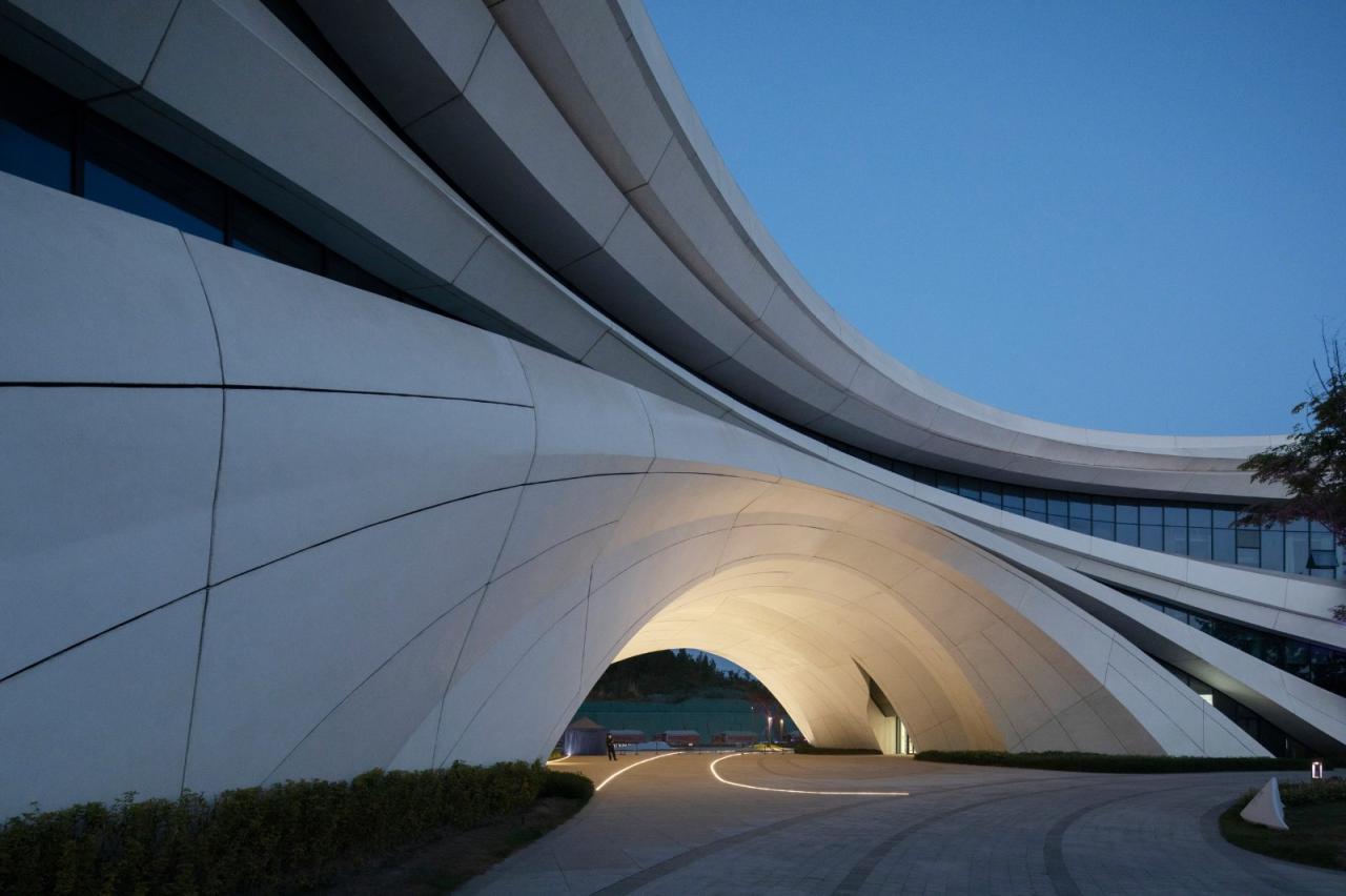BIM建筑|建筑融于自然:眉山东部新城三中心一基地 / 大陆建筑设计 BIM建筑|建筑融于自然:眉山东部新城三中心一基地 / 大陆建筑设计