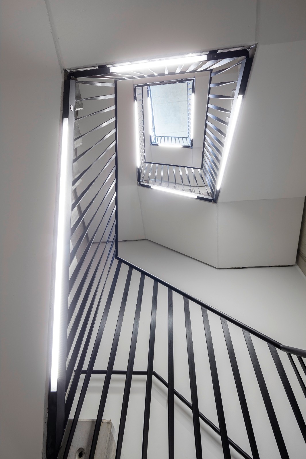 BIM建筑|墨卡托一号办公大楼 / Hadi Teherani Architects BIM建筑|墨卡托一号办公大楼 / Hadi Teherani Architects