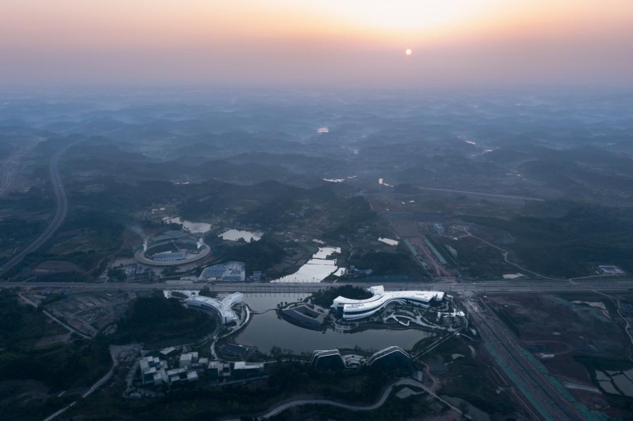 BIM建筑|建筑融于自然:眉山东部新城三中心一基地 / 大陆建筑设计 BIM建筑|建筑融于自然:眉山东部新城三中心一基地 / 大陆建筑设计