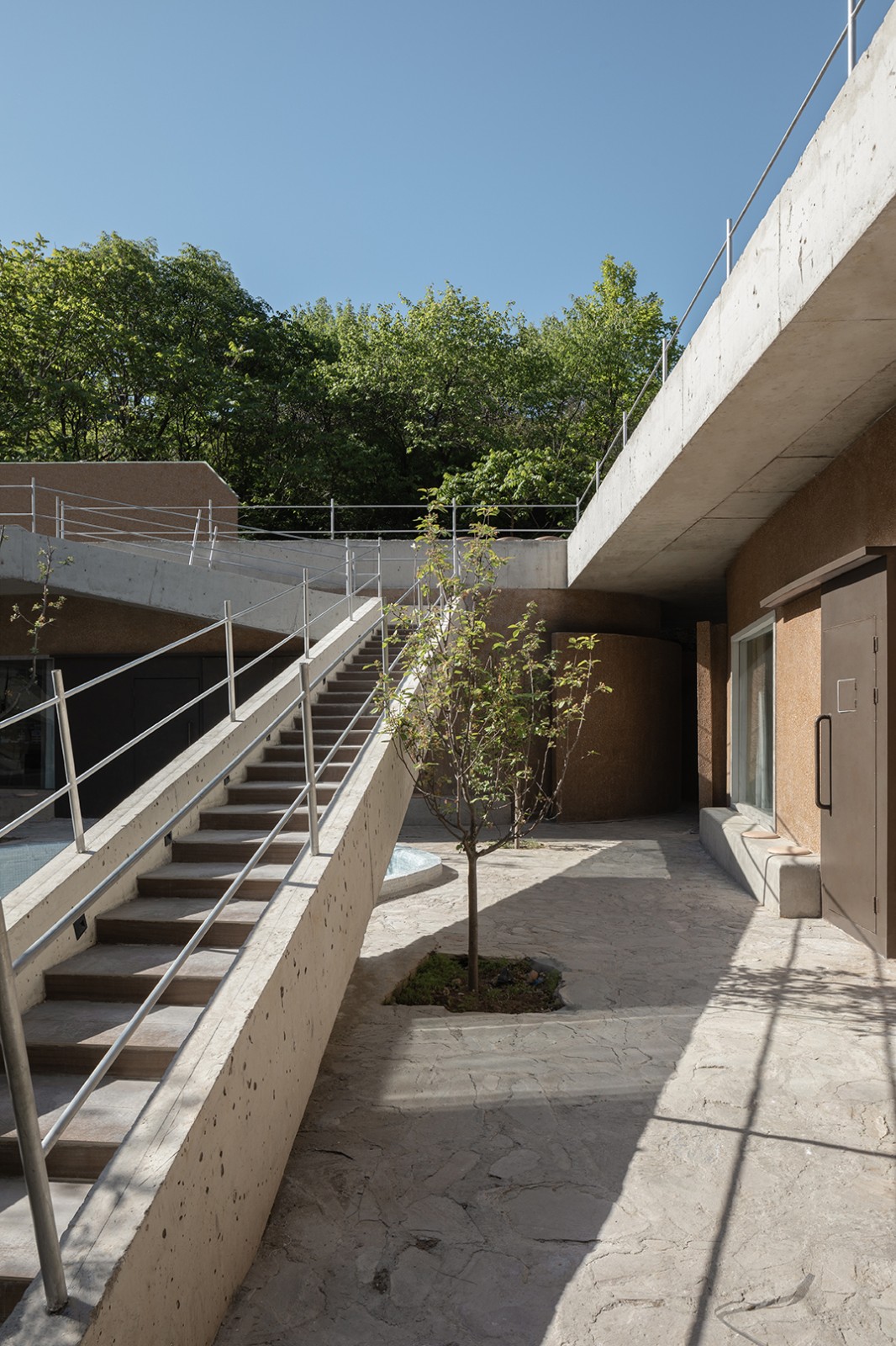 BIM建筑|苒仓民宿 / 阿穆隆设计工作室 BIM建筑|苒仓民宿 / 阿穆隆设计工作室