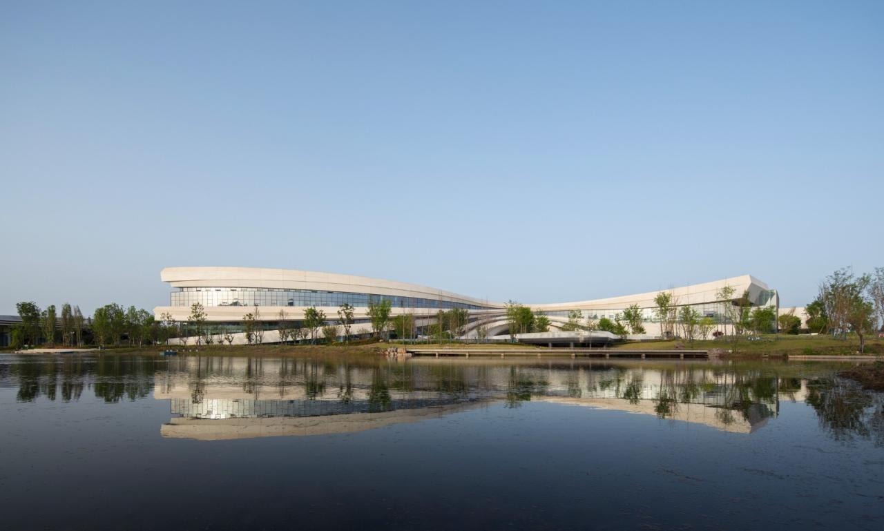 BIM建筑|建筑融于自然:眉山东部新城三中心一基地 / 大陆建筑设计 BIM建筑|建筑融于自然:眉山东部新城三中心一基地 / 大陆建筑设计