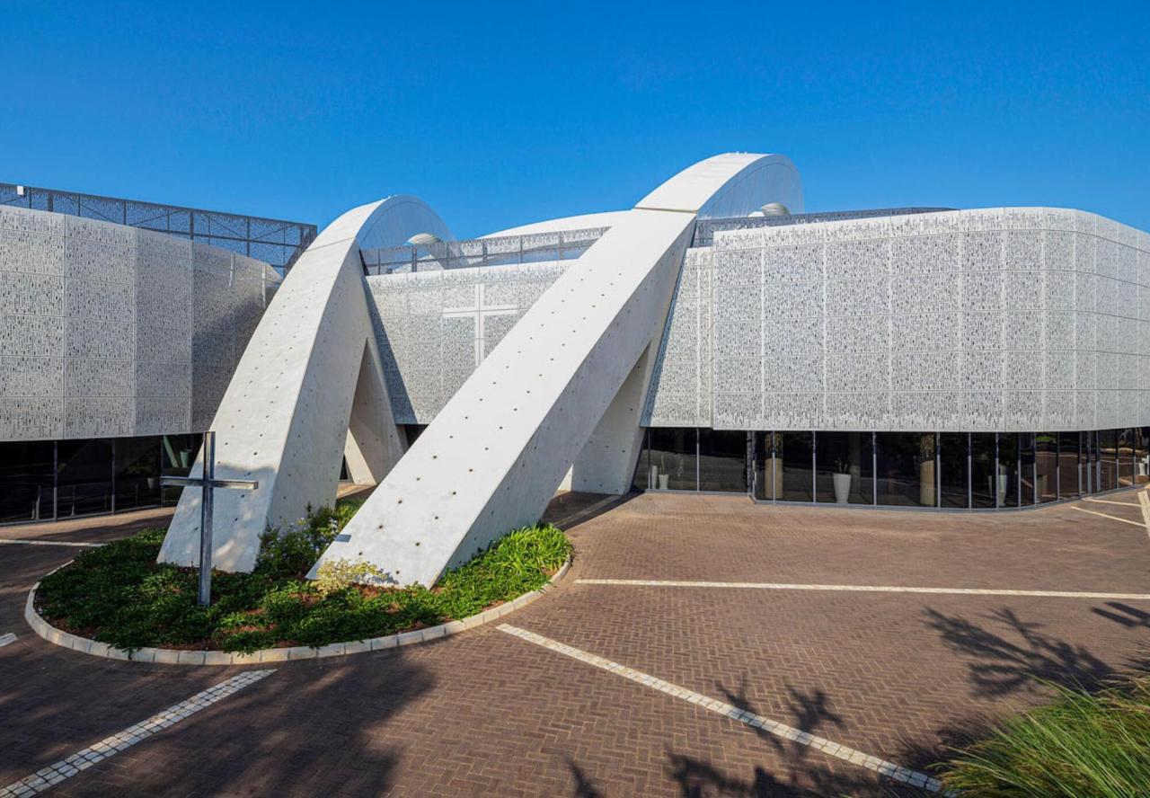 BIM建筑|南非德班基督教中心 / Elphick Proome Architects BIM建筑|南非德班基督教中心 / Elphick Proome Architects