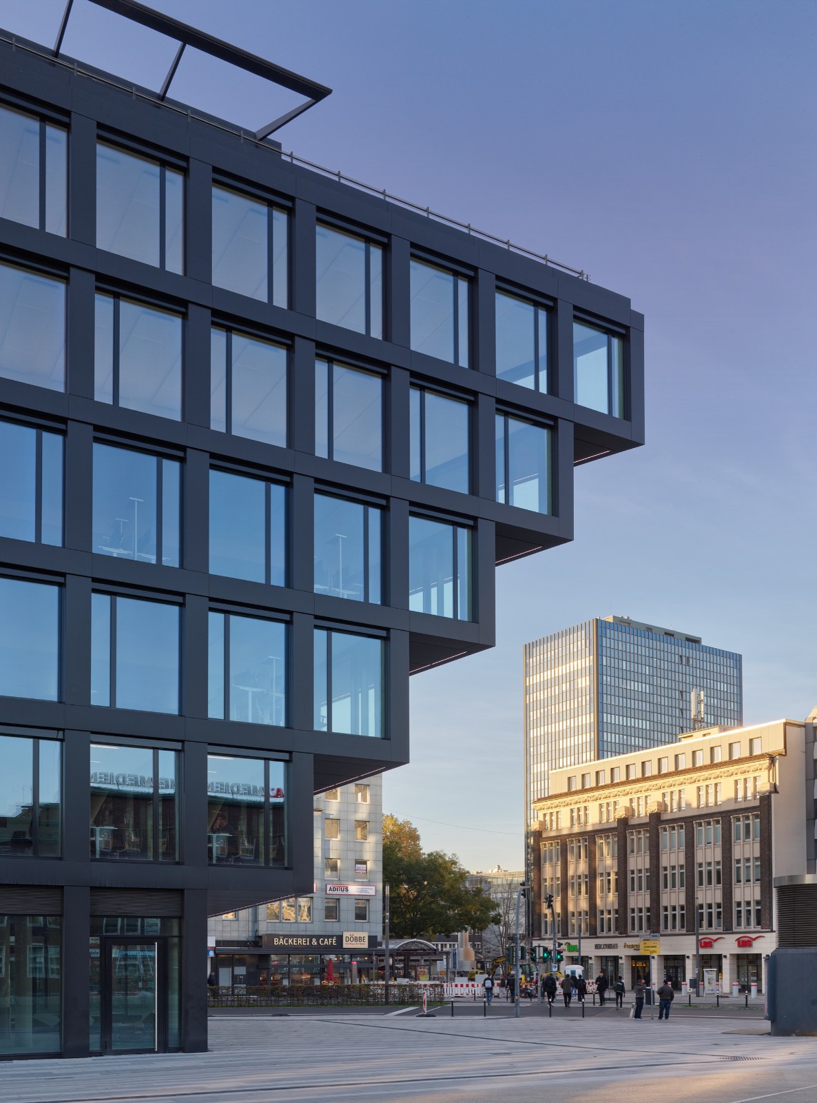 BIM建筑|墨卡托一号办公大楼 / Hadi Teherani Architects BIM建筑|墨卡托一号办公大楼 / Hadi Teherani Architects