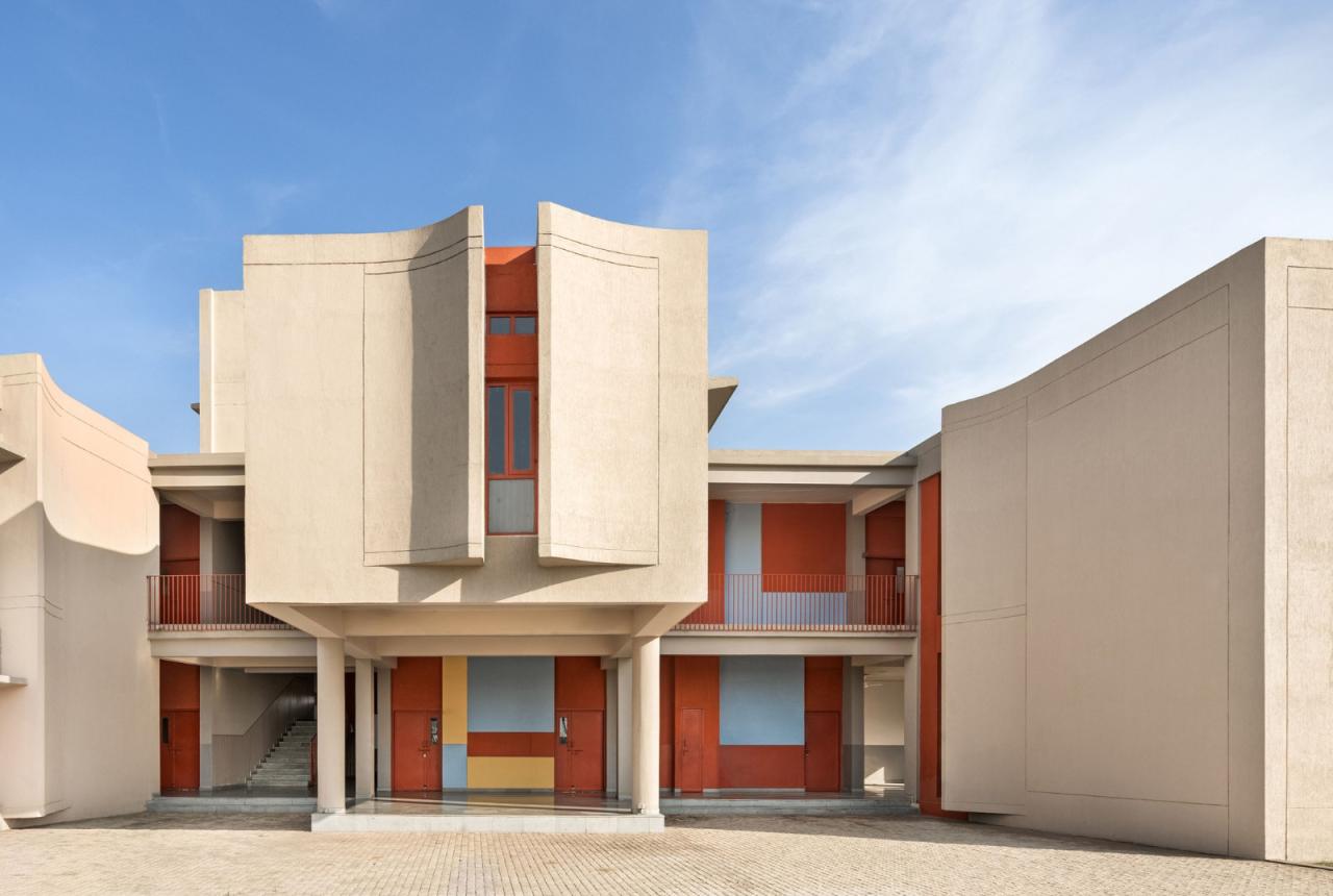 BIM建筑|立起围墙的校园 / Kamat & Rozario Architecture BIM建筑|立起围墙的校园 / Kamat & Rozario Architecture