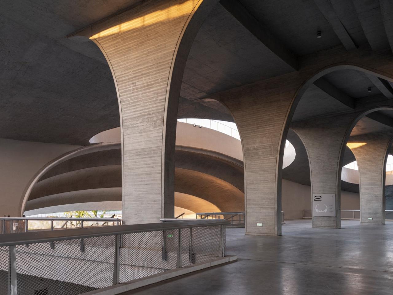 BIM建筑|全球最大覆土建筑群设计:“消失的体育场”/ MAD马岩松 BIM建筑|全球最大覆土建筑群设计:“消失的体育场”/ MAD马岩松