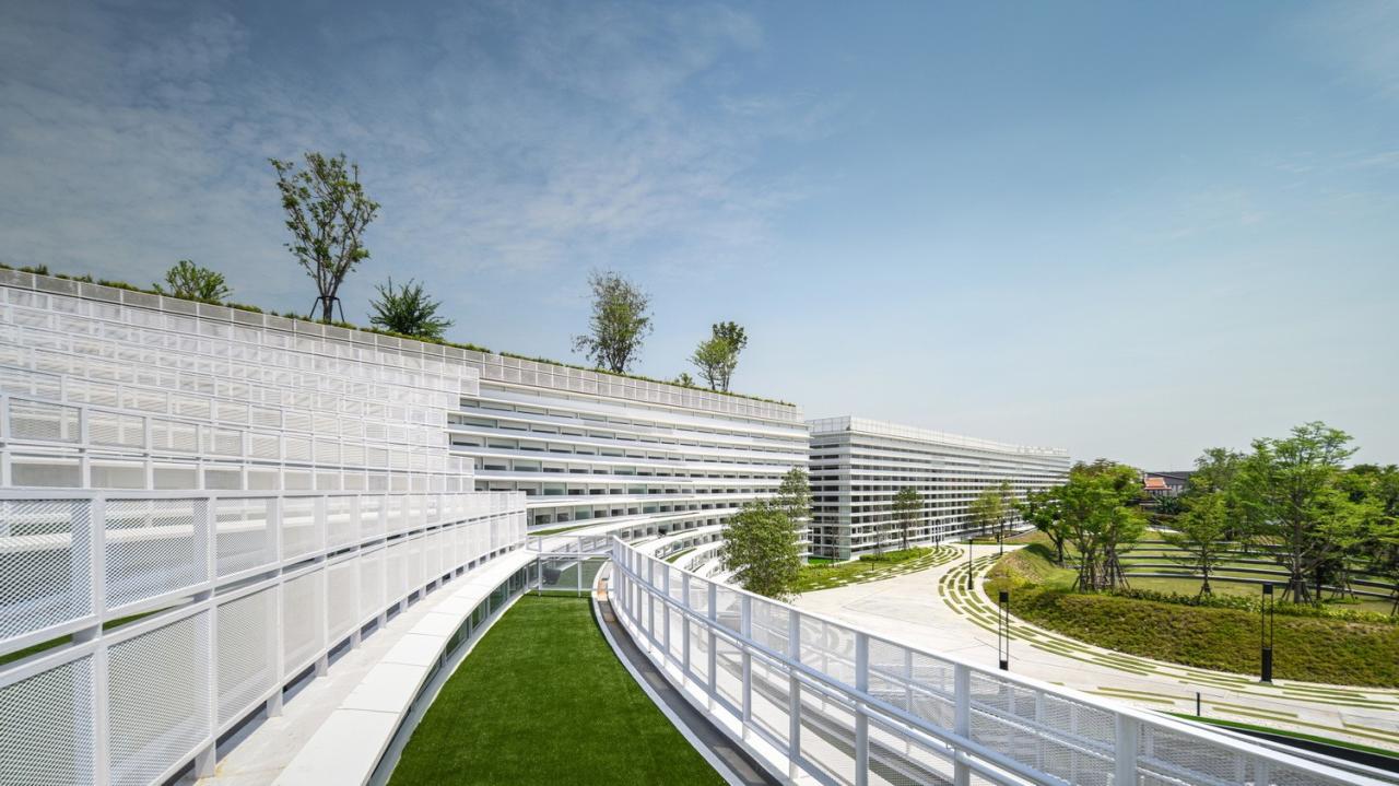 BIM建筑|扇形展开,泰国吞武里校园 SISB / Plan Architect BIM建筑|扇形展开,泰国吞武里校园 SISB / Plan Architect