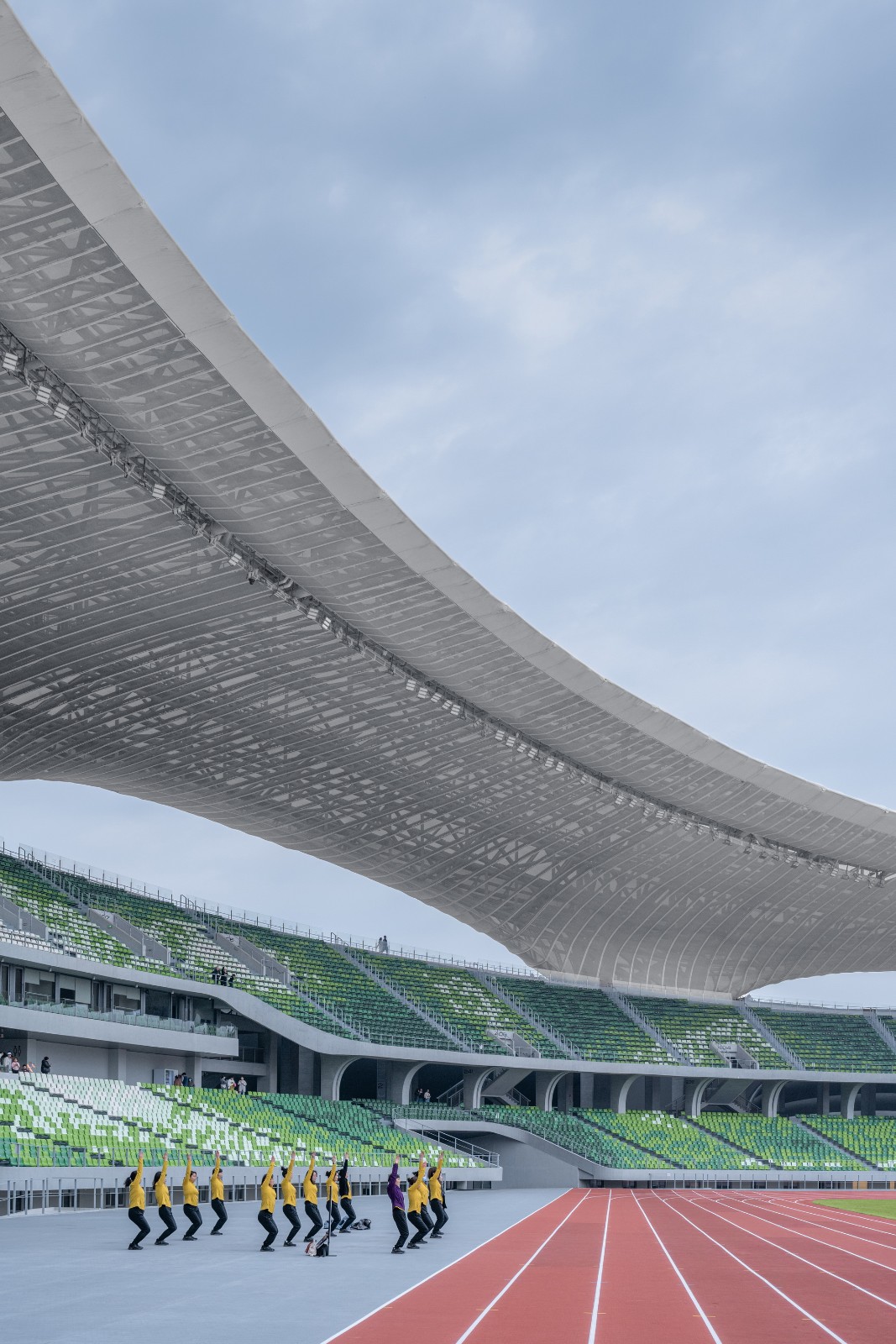 BIM建筑|全球最大覆土建筑群设计:“消失的体育场”/ MAD马岩松 BIM建筑|全球最大覆土建筑群设计:“消失的体育场”/ MAD马岩松