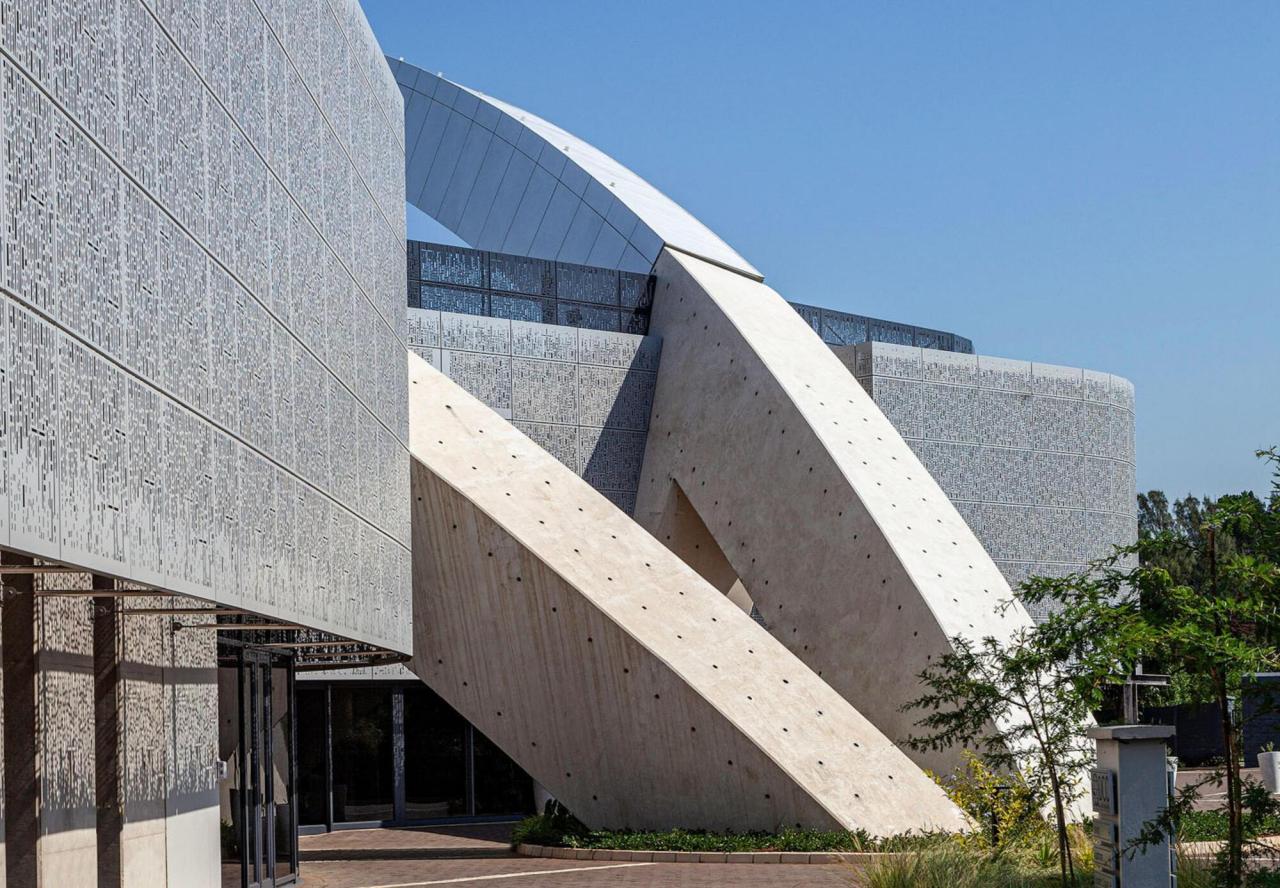 BIM建筑|南非德班基督教中心 / Elphick Proome Architects BIM建筑|南非德班基督教中心 / Elphick Proome Architects