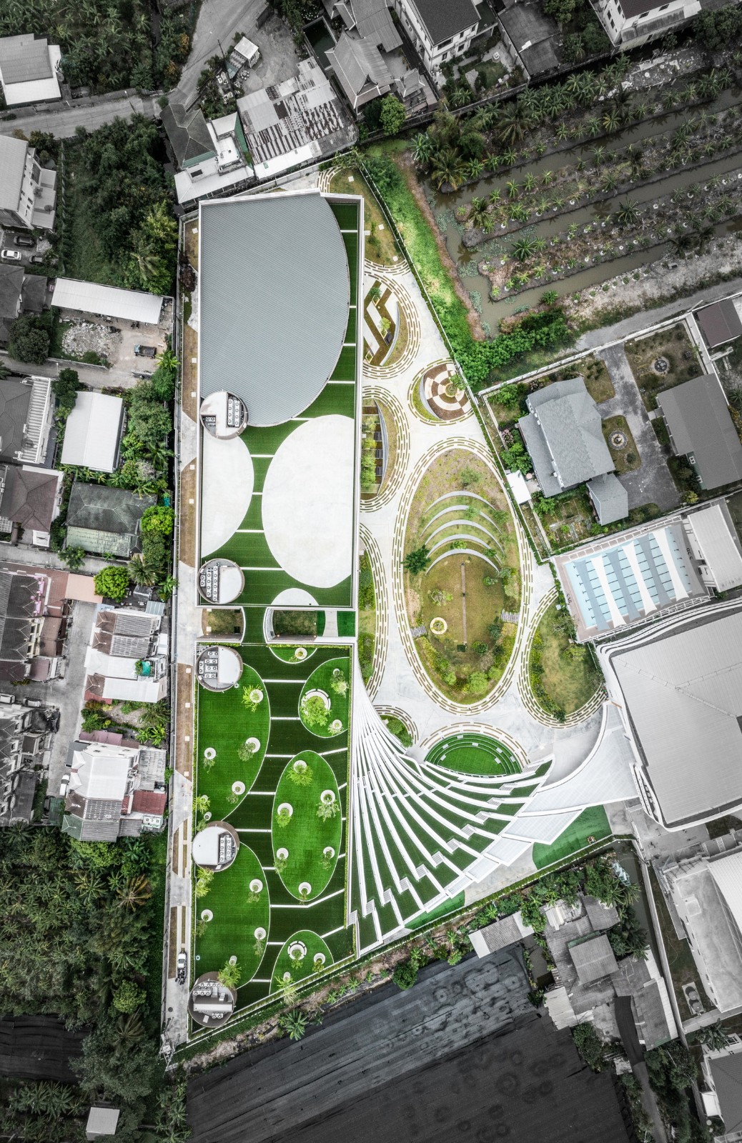BIM建筑|扇形展开,泰国吞武里校园 SISB / Plan Architect BIM建筑|扇形展开,泰国吞武里校园 SISB / Plan Architect