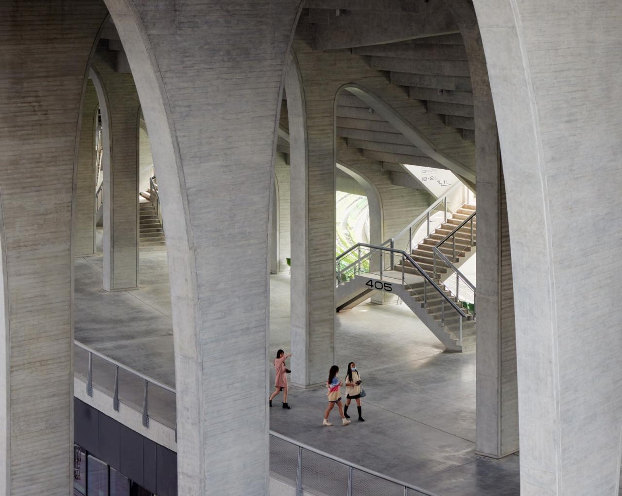 BIM建筑|全球最大覆土建筑群设计:“消失的体育场”/ MAD马岩松 BIM建筑|全球最大覆土建筑群设计:“消失的体育场”/ MAD马岩松