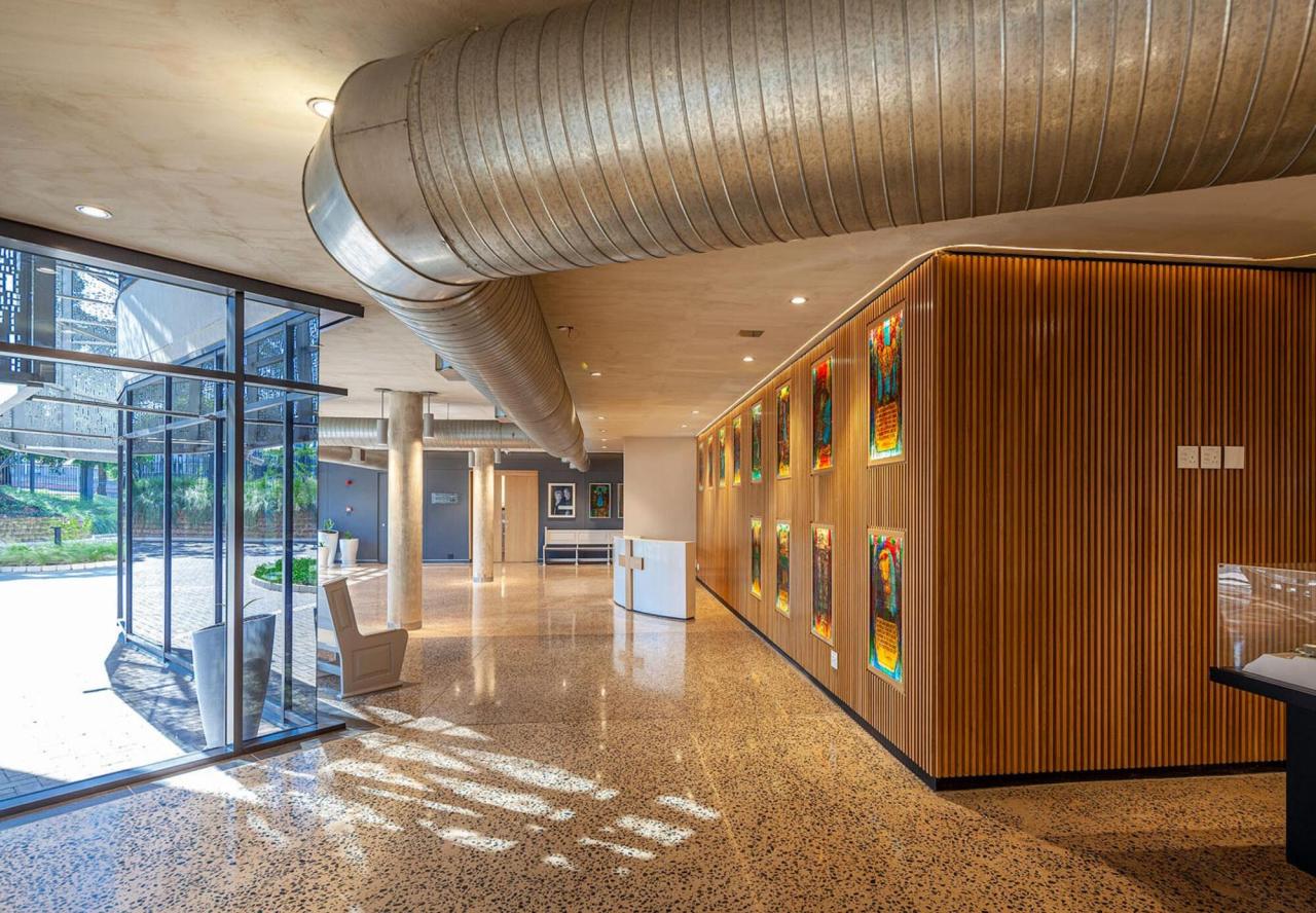 BIM建筑|南非德班基督教中心 / Elphick Proome Architects BIM建筑|南非德班基督教中心 / Elphick Proome Architects