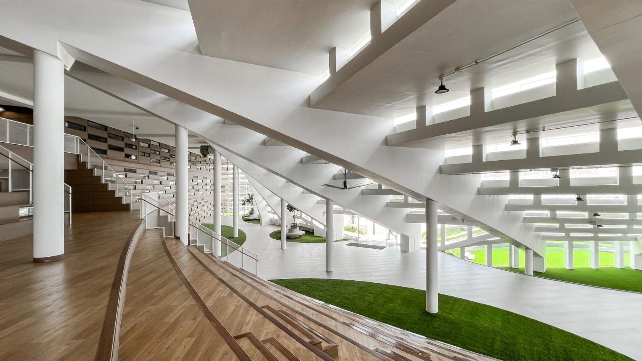 BIM建筑|扇形展开,泰国吞武里校园 SISB / Plan Architect BIM建筑|扇形展开,泰国吞武里校园 SISB / Plan Architect