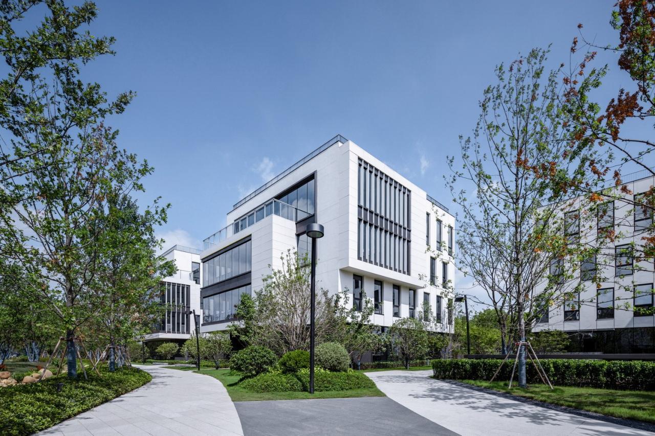 BIM建筑|南京紫金山麓首个AI人工智能产业载体 / 三益中国 BIM建筑|南京紫金山麓首个AI人工智能产业载体 / 三益中国