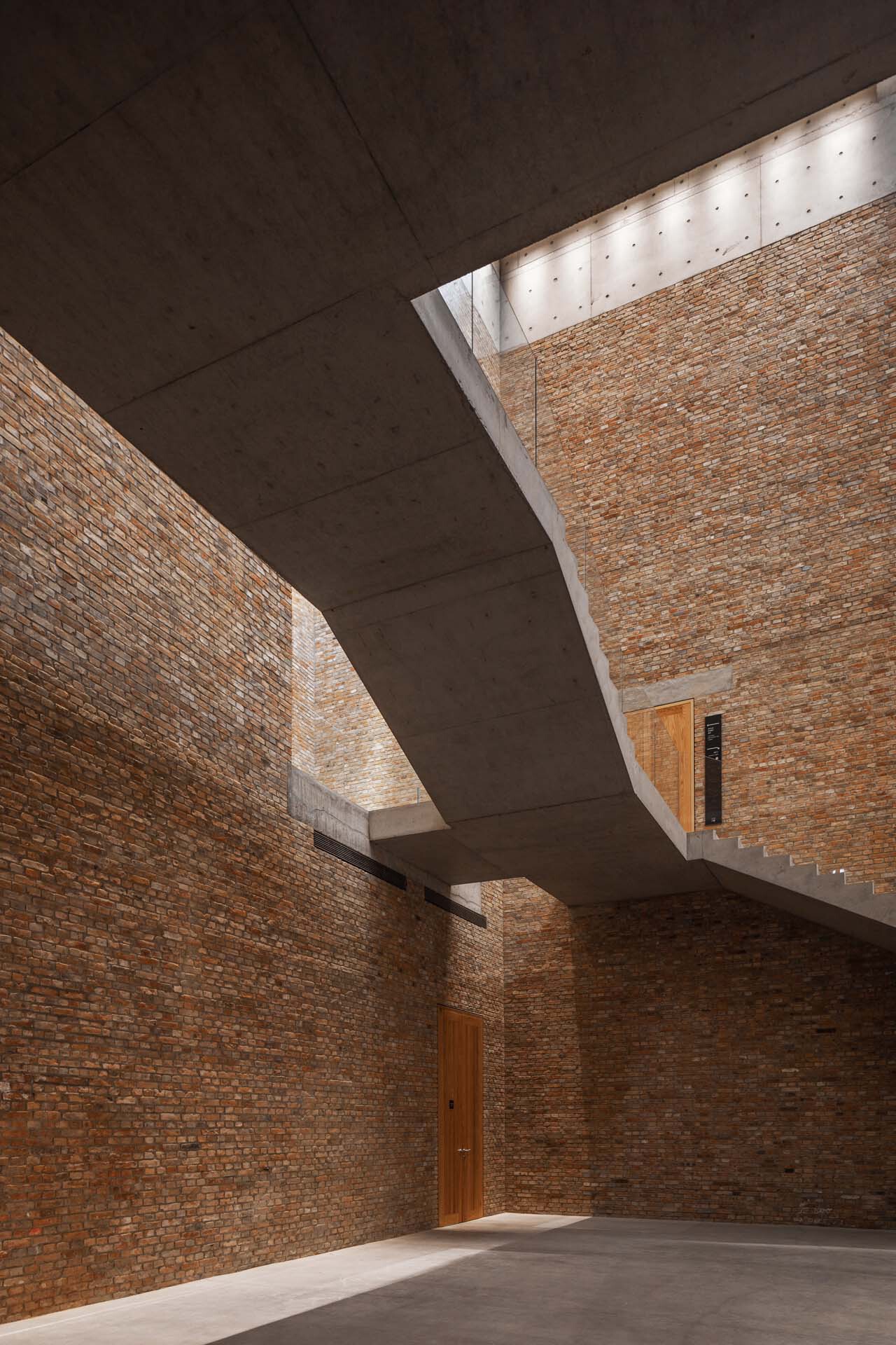 BIM建筑|798CUBE美术馆 / 朱锫建筑设计事务所 BIM建筑|798CUBE美术馆 / 朱锫建筑设计事务所