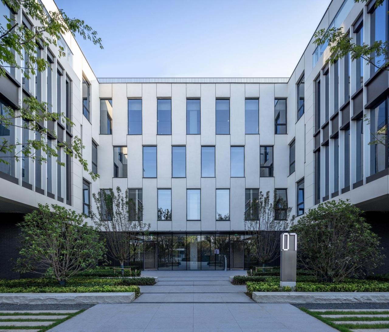 BIM建筑|南京紫金山麓首个AI人工智能产业载体 / 三益中国 BIM建筑|南京紫金山麓首个AI人工智能产业载体 / 三益中国