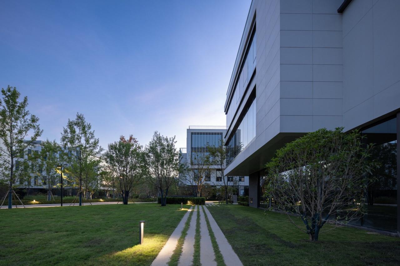 BIM建筑|南京紫金山麓首个AI人工智能产业载体 / 三益中国 BIM建筑|南京紫金山麓首个AI人工智能产业载体 / 三益中国