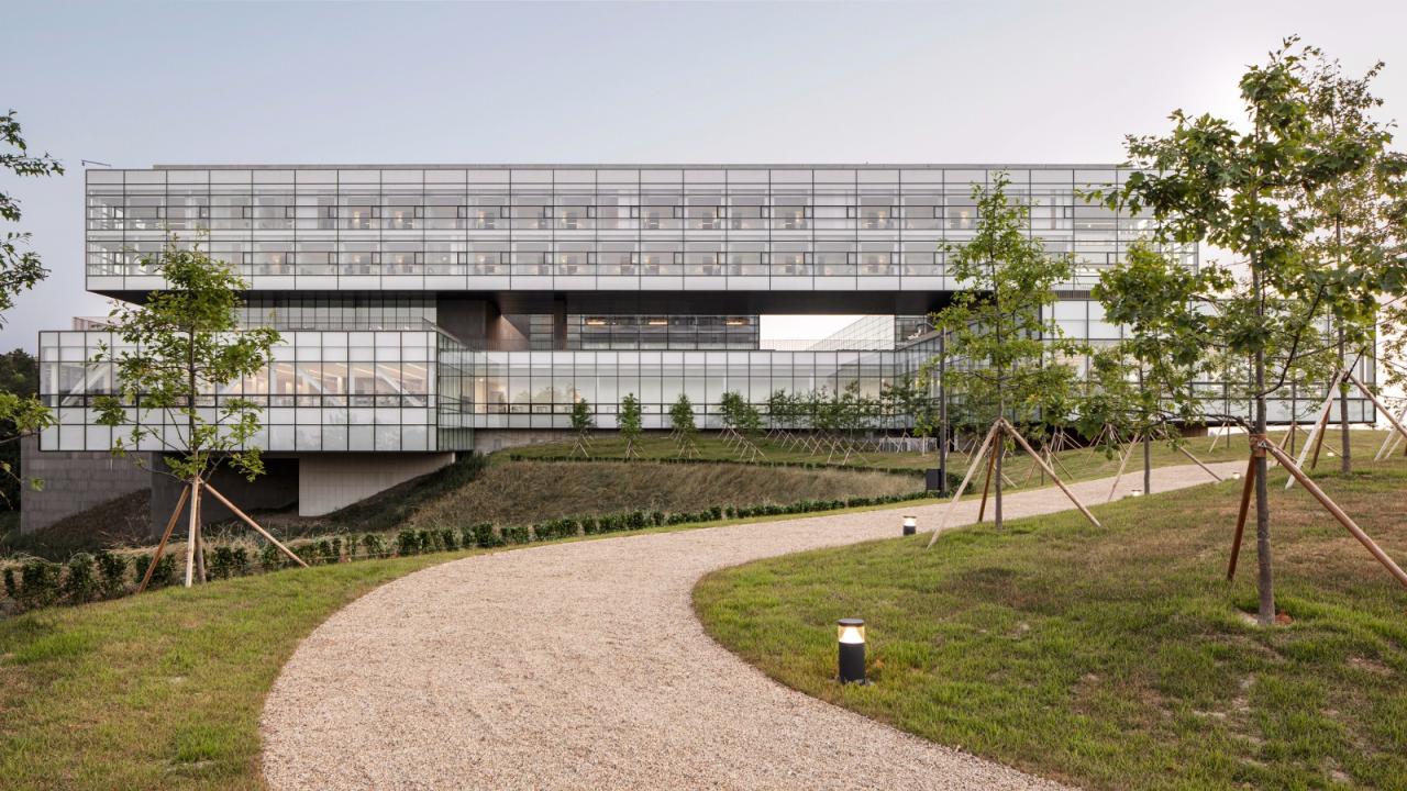 BIM建筑|韩国现代集团全球合作伙伴中心+庆州大学校园区 / Hyunjun Mihn + mp_art architects BIM建筑|韩国现代集团全球合作伙伴中心+庆州大学校园区 / Hyunjun Mihn + mp_art architects