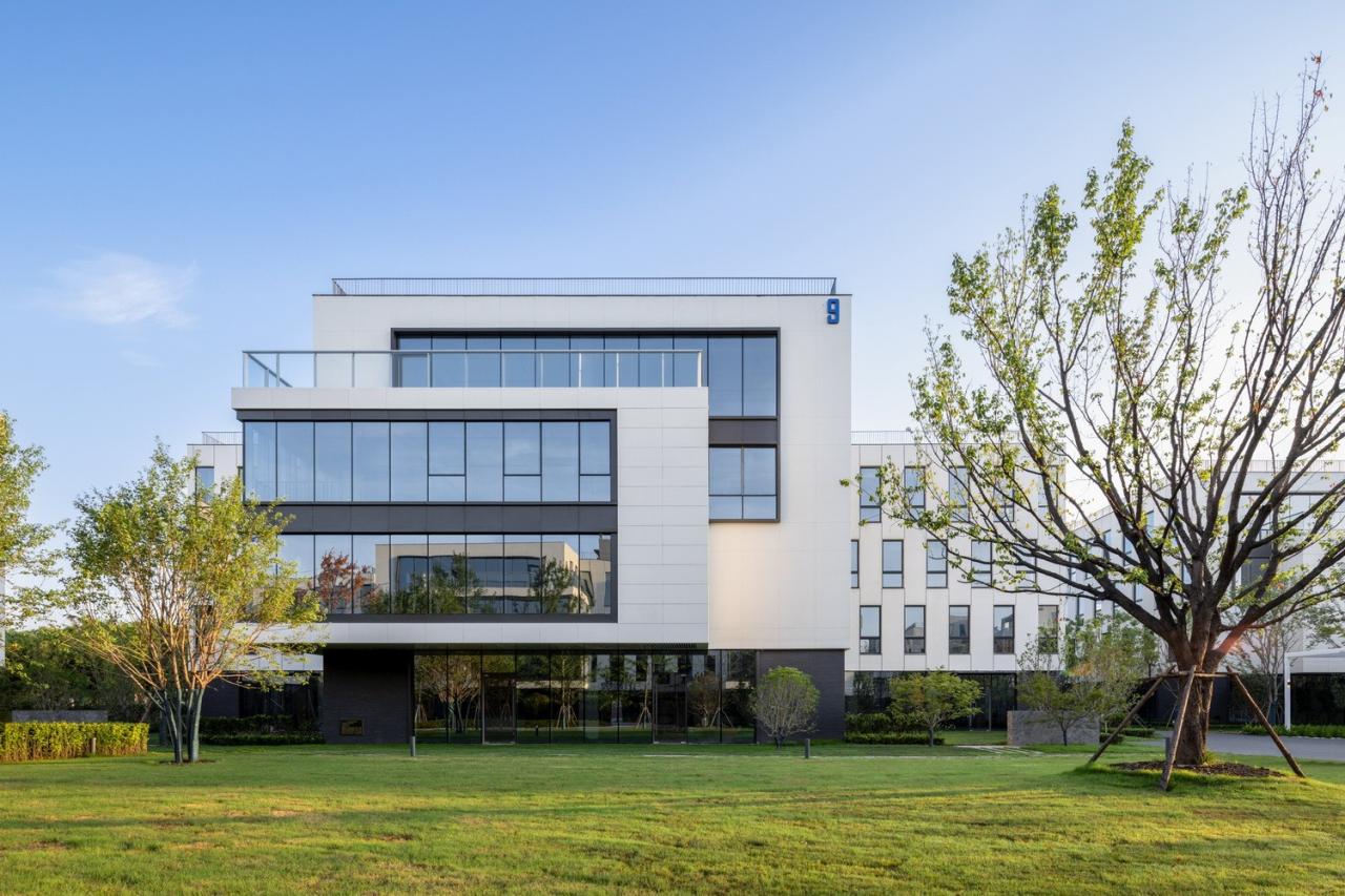BIM建筑|南京紫金山麓首个AI人工智能产业载体 / 三益中国 BIM建筑|南京紫金山麓首个AI人工智能产业载体 / 三益中国