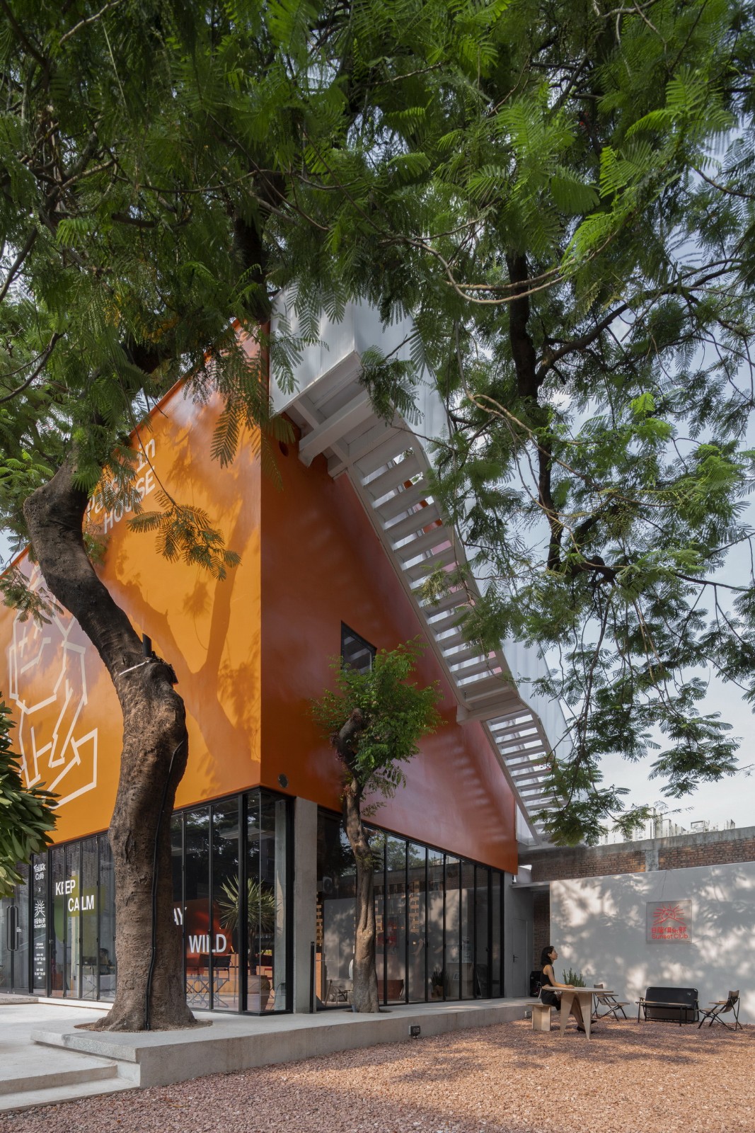 BIM建筑|工业遗址世界里的橙色糖果-未来社HOUSE / Wutopia Lab BIM建筑|工业遗址世界里的橙色糖果-未来社HOUSE / Wutopia Lab