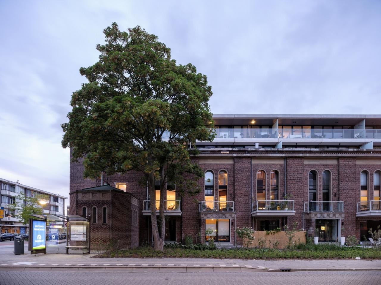 BIM建筑|从教堂到公寓的更新改造 / HOYT Architecten BIM建筑|从教堂到公寓的更新改造 / HOYT Architecten