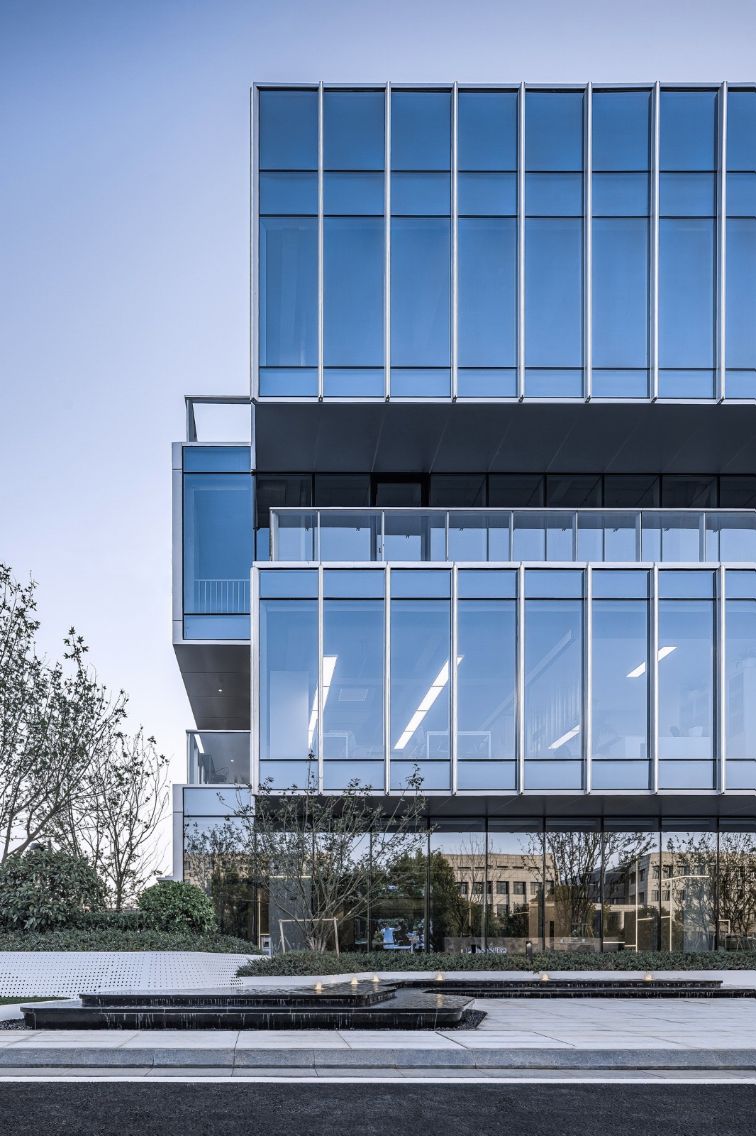 BIM建筑|南京紫金山麓首个AI人工智能产业载体 / 三益中国 BIM建筑|南京紫金山麓首个AI人工智能产业载体 / 三益中国