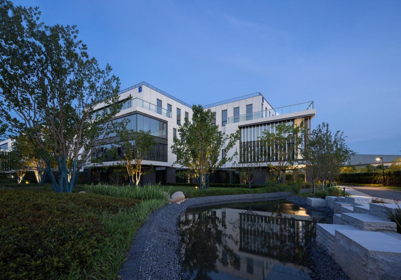 BIM建筑|南京紫金山麓首个AI人工智能产业载体 / 三益中国 BIM建筑|南京紫金山麓首个AI人工智能产业载体 / 三益中国