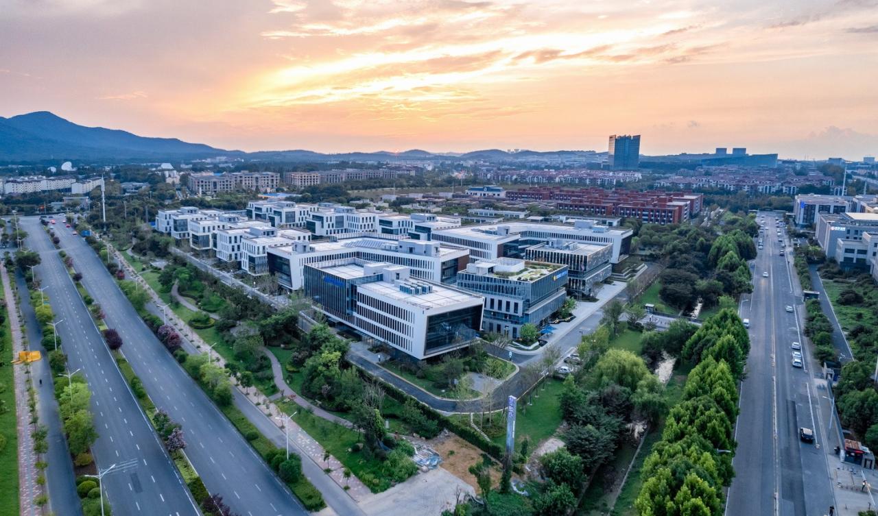 BIM建筑|南京紫金山麓首个AI人工智能产业载体 / 三益中国 BIM建筑|南京紫金山麓首个AI人工智能产业载体 / 三益中国