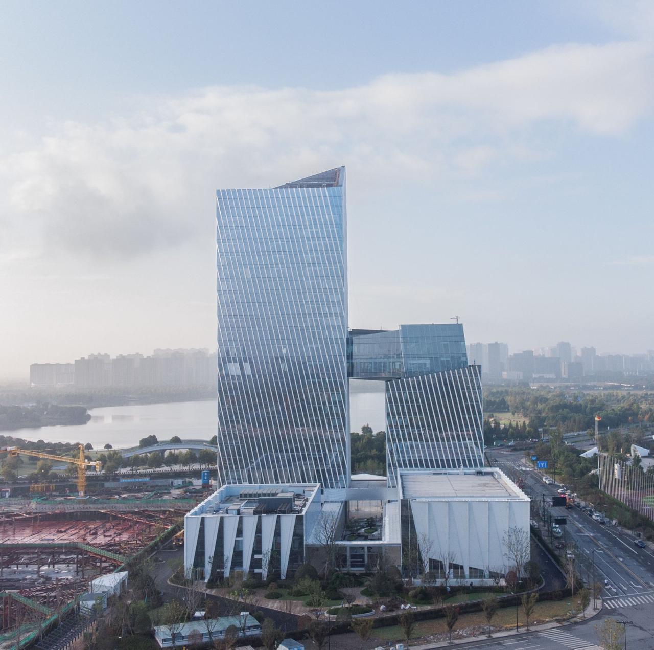 BIM建筑|巨石科技大厦 / 栖城设计 BIM建筑|巨石科技大厦 / 栖城设计