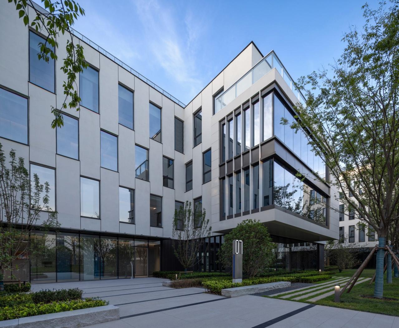 BIM建筑|南京紫金山麓首个AI人工智能产业载体 / 三益中国 BIM建筑|南京紫金山麓首个AI人工智能产业载体 / 三益中国