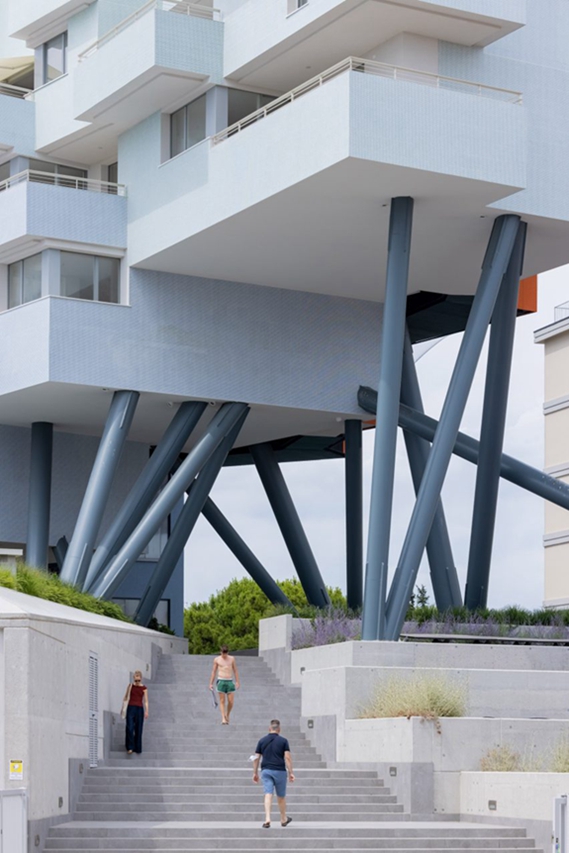 BIM建筑|意大利建筑师设计弧形度假公寓楼 BIM建筑|意大利建筑师设计弧形度假公寓楼
