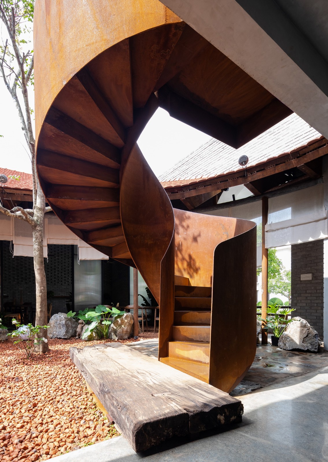 BIM建筑|May 咖啡厅和面包店 / FeA BIM建筑|May 咖啡厅和面包店 / FeA