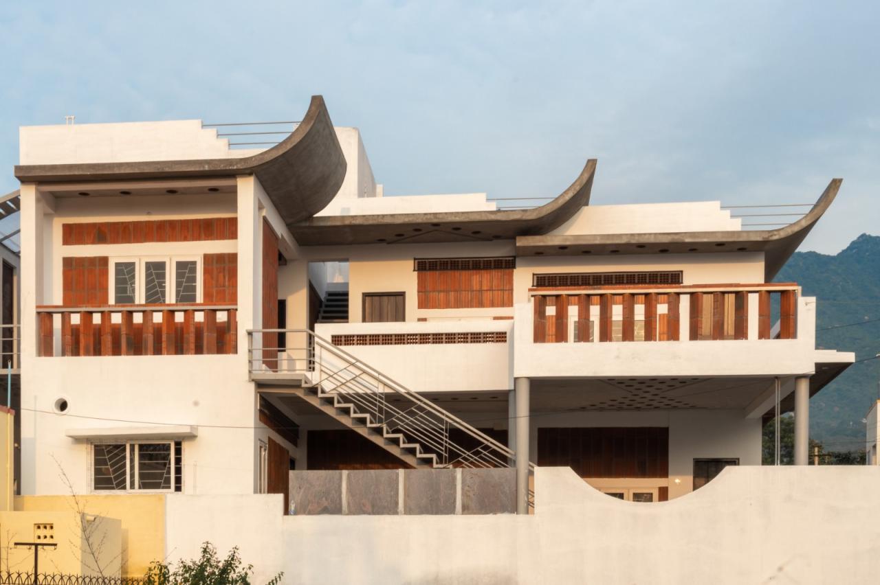 BIM建筑|印度 Coimbatore 修行中心 / Masonry of Architects BIM建筑|印度 Coimbatore 修行中心 / Masonry of Architects