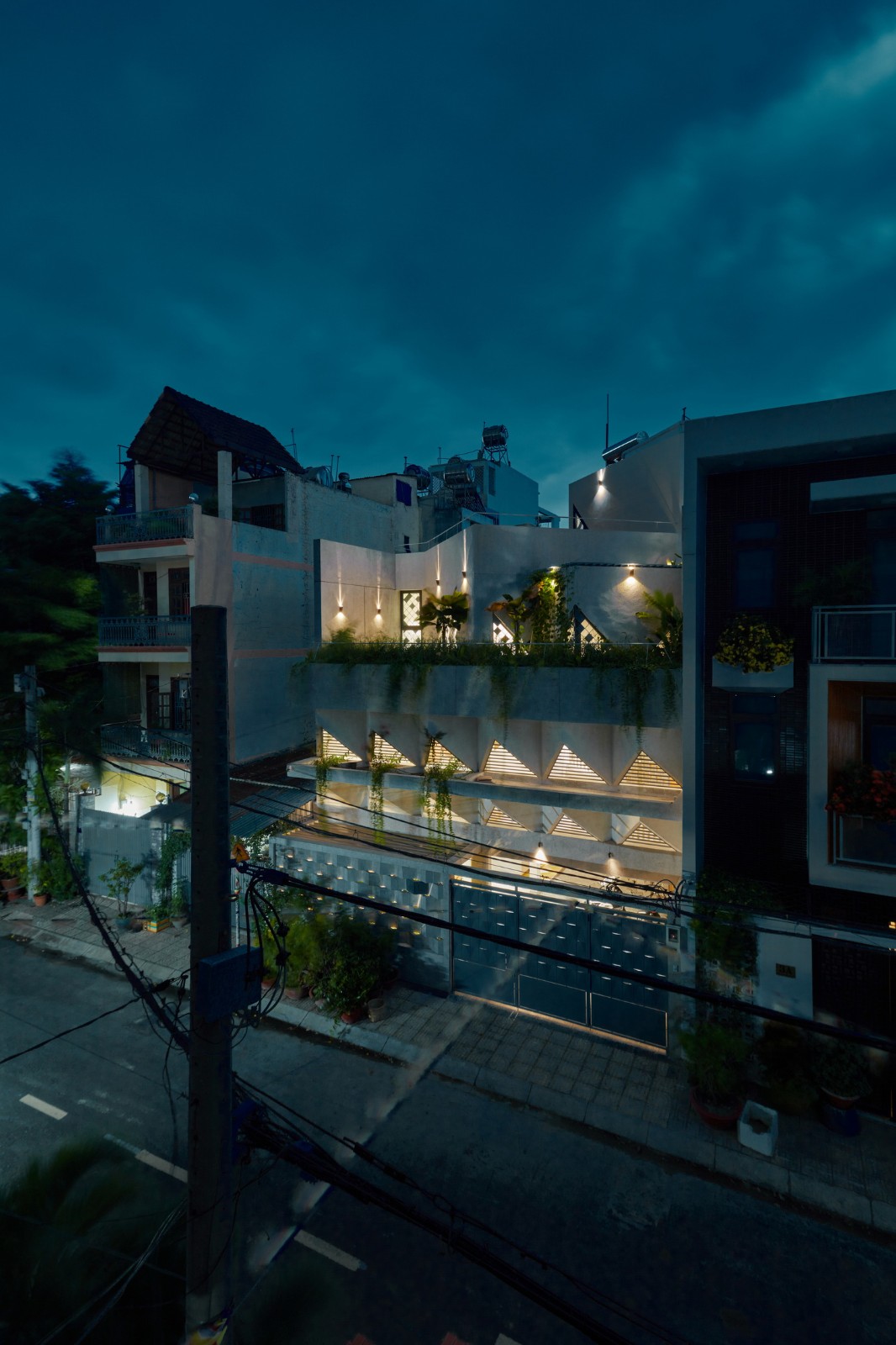 BIM建筑|三角形之家 / Khuon Studio BIM建筑|三角形之家 / Khuon Studio