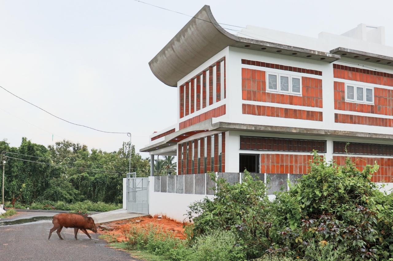 BIM建筑|印度 Coimbatore 修行中心 / Masonry of Architects BIM建筑|印度 Coimbatore 修行中心 / Masonry of Architects