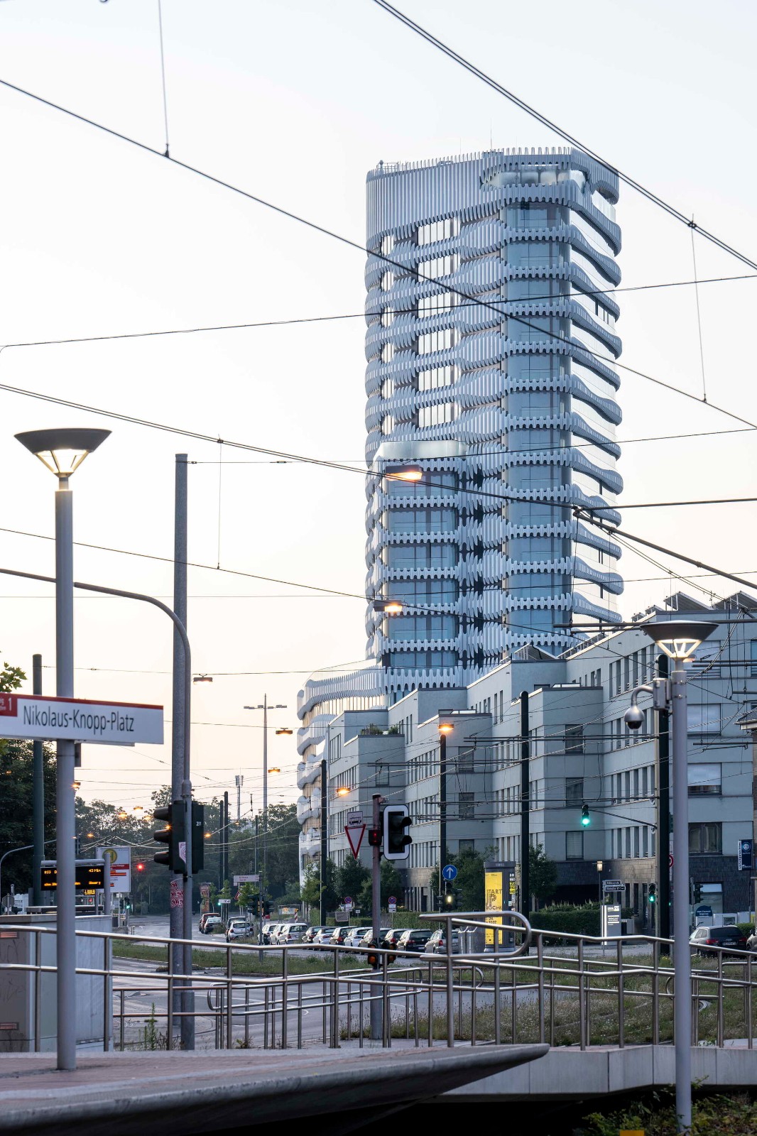BIM建筑|RKM740“拉链” 塔楼 / J. Mayer H. Architects BIM建筑|RKM740“拉链” 塔楼 / J. Mayer H. Architects