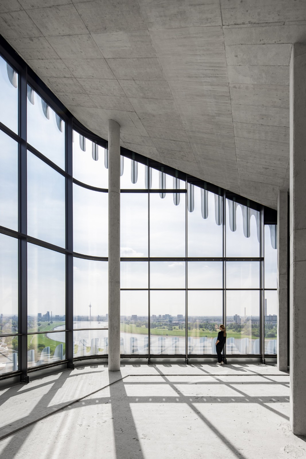 BIM建筑|RKM740“拉链” 塔楼 / J. Mayer H. Architects BIM建筑|RKM740“拉链” 塔楼 / J. Mayer H. Architects