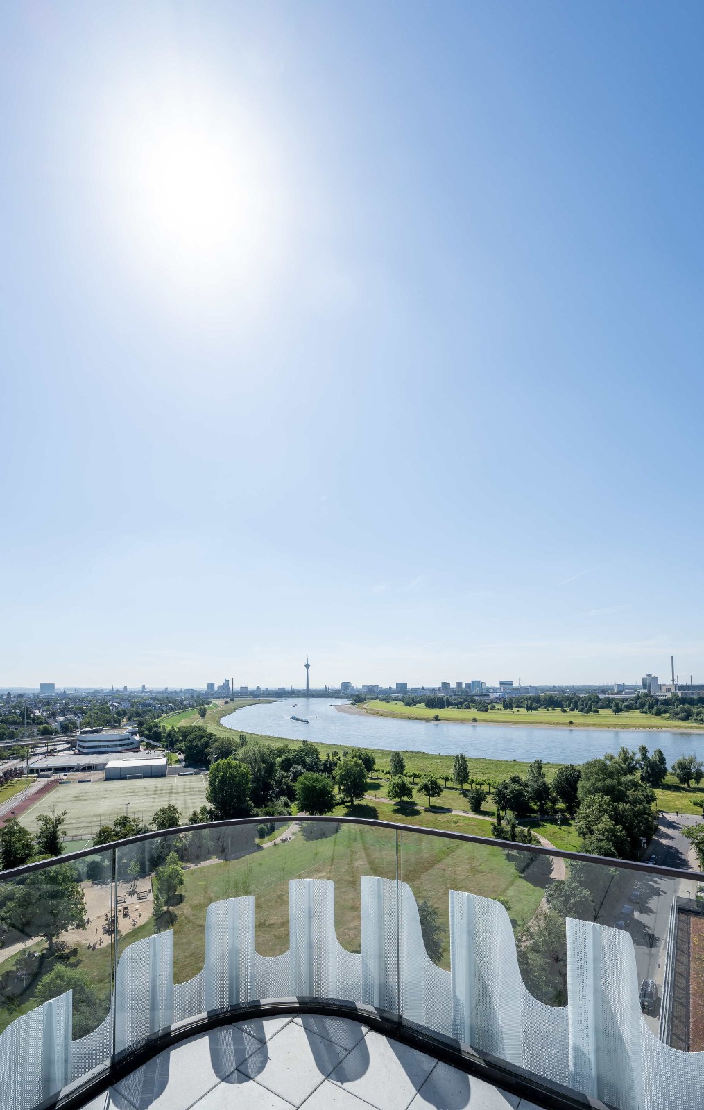BIM建筑|RKM740“拉链” 塔楼 / J. Mayer H. Architects BIM建筑|RKM740“拉链” 塔楼 / J. Mayer H. Architects