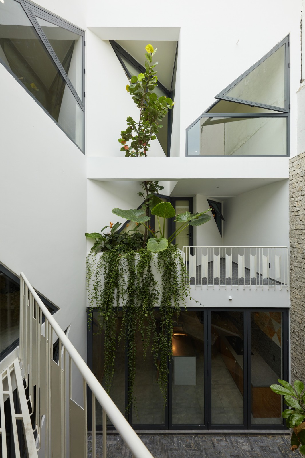 BIM建筑|三角形之家 / Khuon Studio BIM建筑|三角形之家 / Khuon Studio