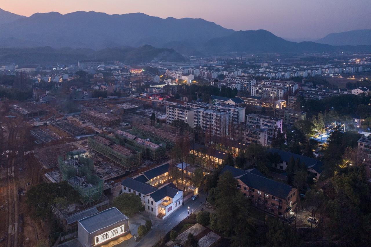BIM建筑|龙游溪口镇乡村未来社区圃舍·溪口共享民宿 / 上海严旸建筑设计工作室 BIM建筑|龙游溪口镇乡村未来社区圃舍·溪口共享民宿 / 上海严旸建筑设计工作室