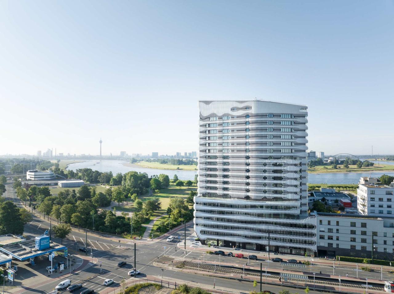 BIM建筑|RKM740“拉链” 塔楼 / J. Mayer H. Architects BIM建筑|RKM740“拉链” 塔楼 / J. Mayer H. Architects