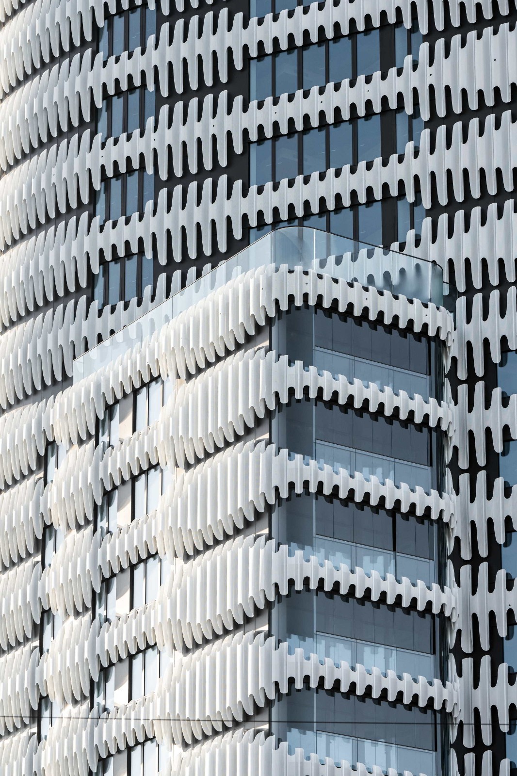 BIM建筑|RKM740“拉链” 塔楼 / J. Mayer H. Architects BIM建筑|RKM740“拉链” 塔楼 / J. Mayer H. Architects