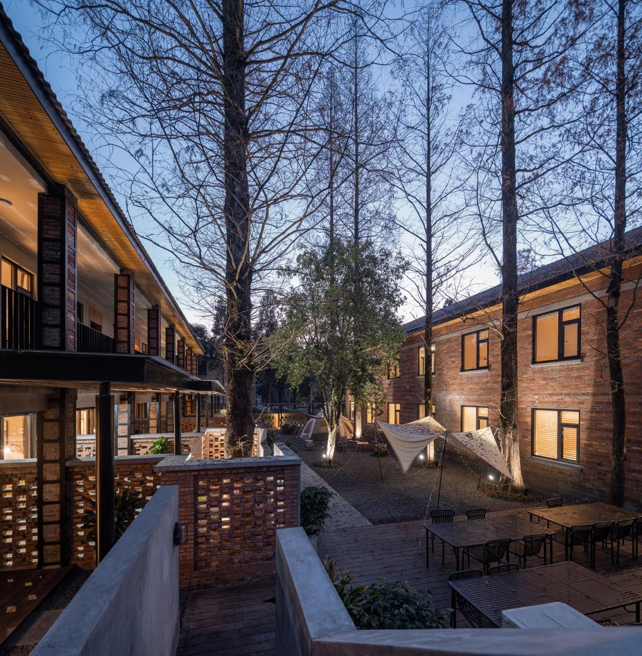 BIM建筑|龙游溪口镇乡村未来社区圃舍·溪口共享民宿 / 上海严旸建筑设计工作室 BIM建筑|龙游溪口镇乡村未来社区圃舍·溪口共享民宿 / 上海严旸建筑设计工作室