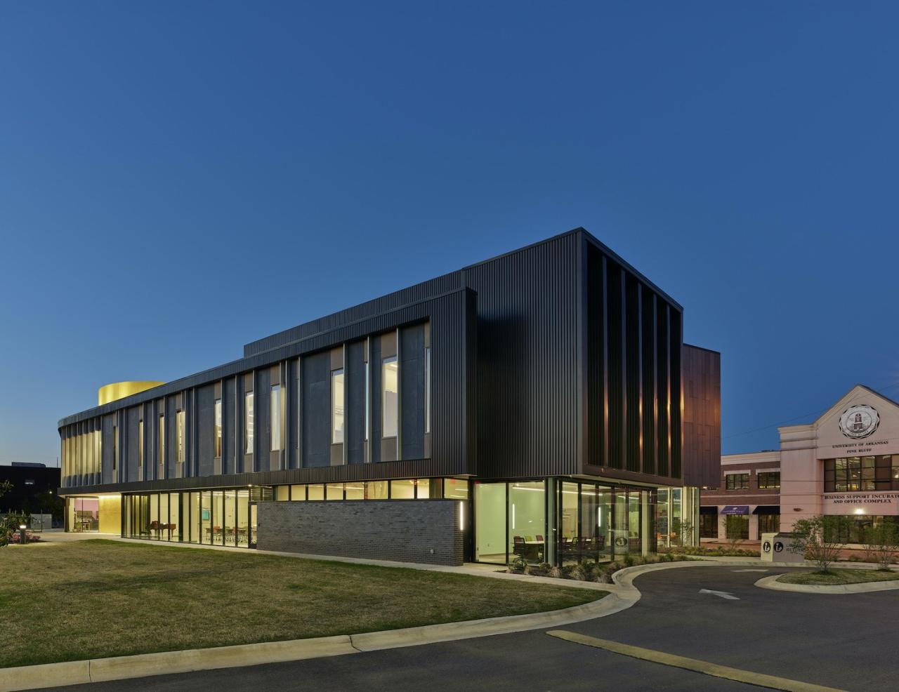 BIM建筑|派恩布拉夫总图书馆 / Polk Stanley Wilcox Architects BIM建筑|派恩布拉夫总图书馆 / Polk Stanley Wilcox Architects