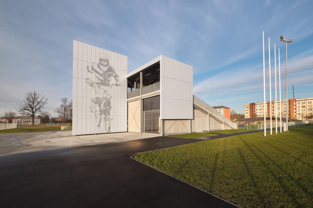 BIM建筑|奥运冠军 Maris Strombergs 的 BMX 赛道 / Balta Istaba BIM建筑|奥运冠军 Maris Strombergs 的 BMX 赛道 / Balta Istaba
